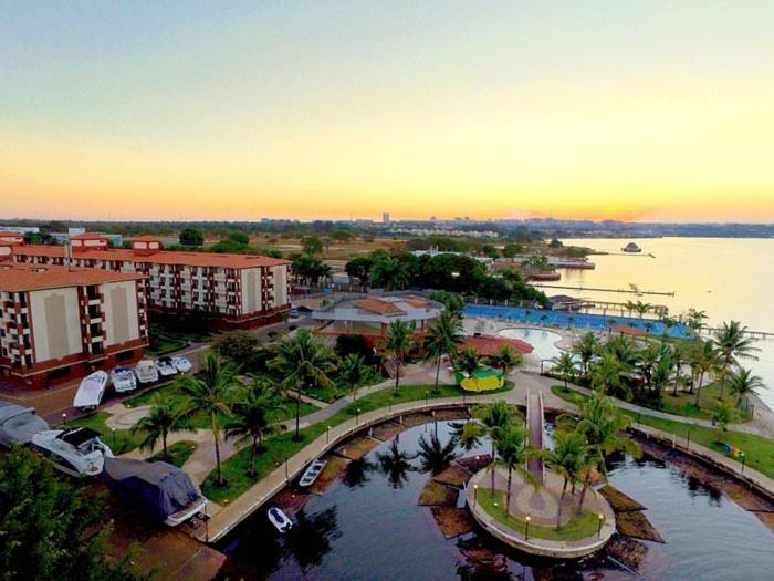 Flat Lakeside -vista O C17 Brasília